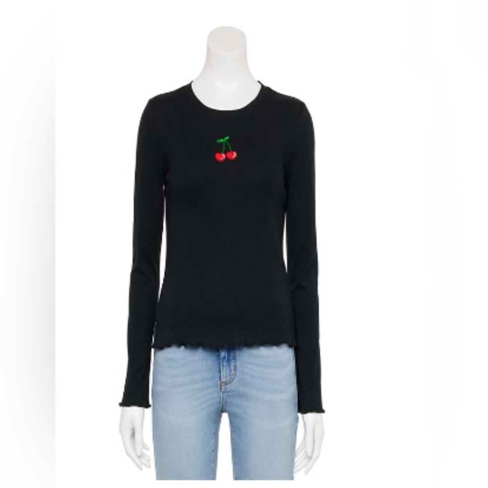 Juniors' Cherries Long Sleeve
Graphic Tee
